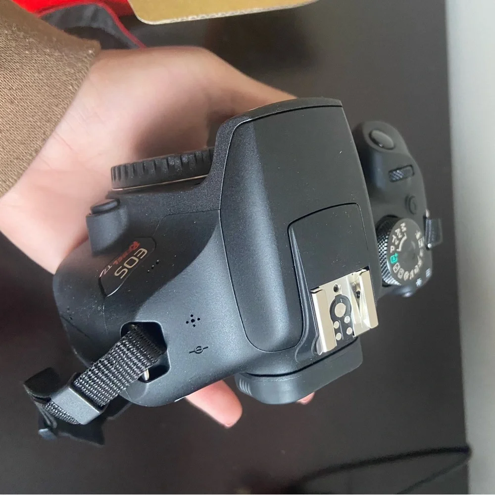 Canon EOS Rebel T7